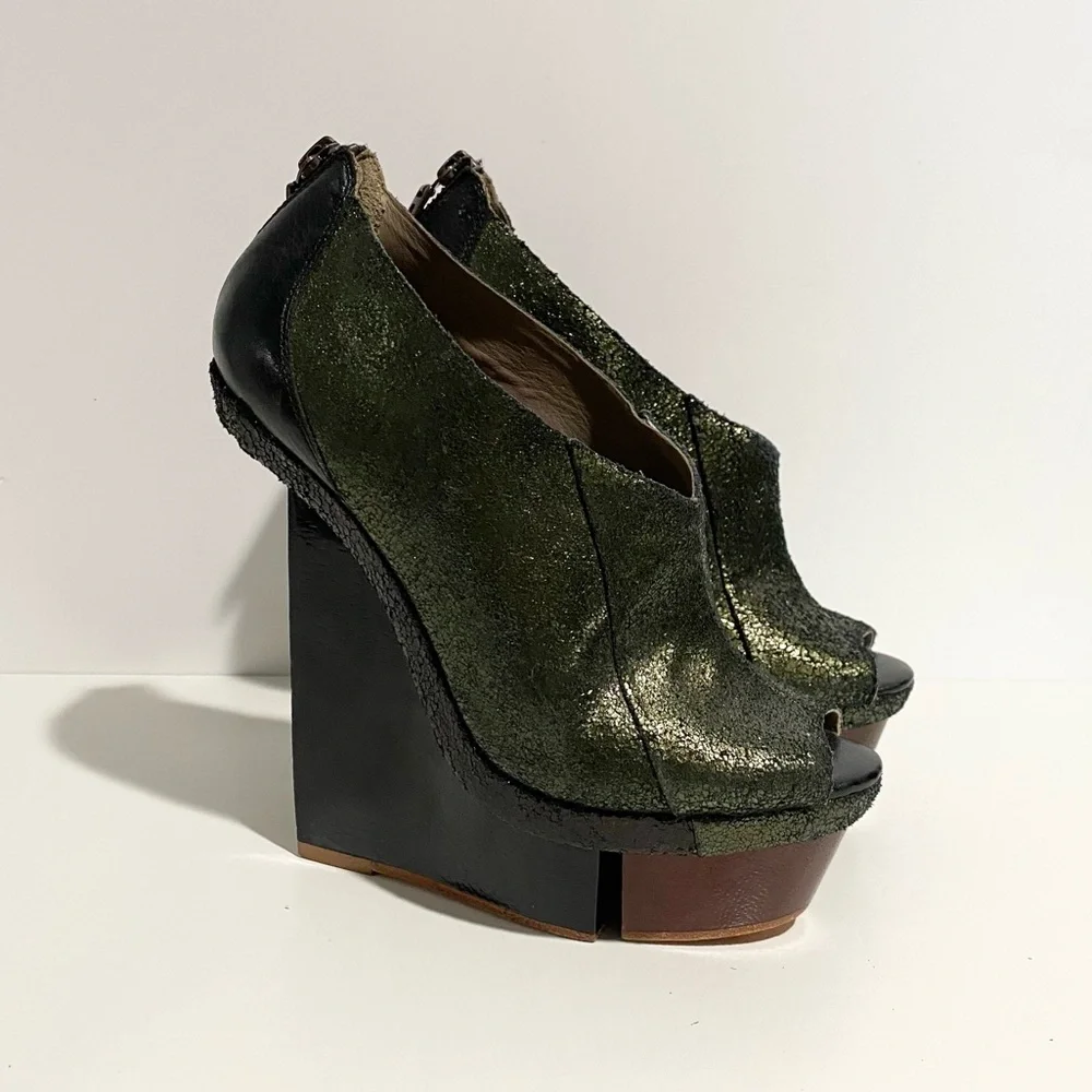 Finsk Leather Metallic Wooden Platform Heel 36 - Picture 1 of 11